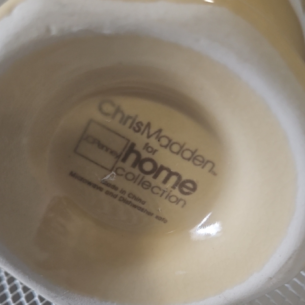 Charming Beige Ceramic Mugs Set - Picture 9 of 11